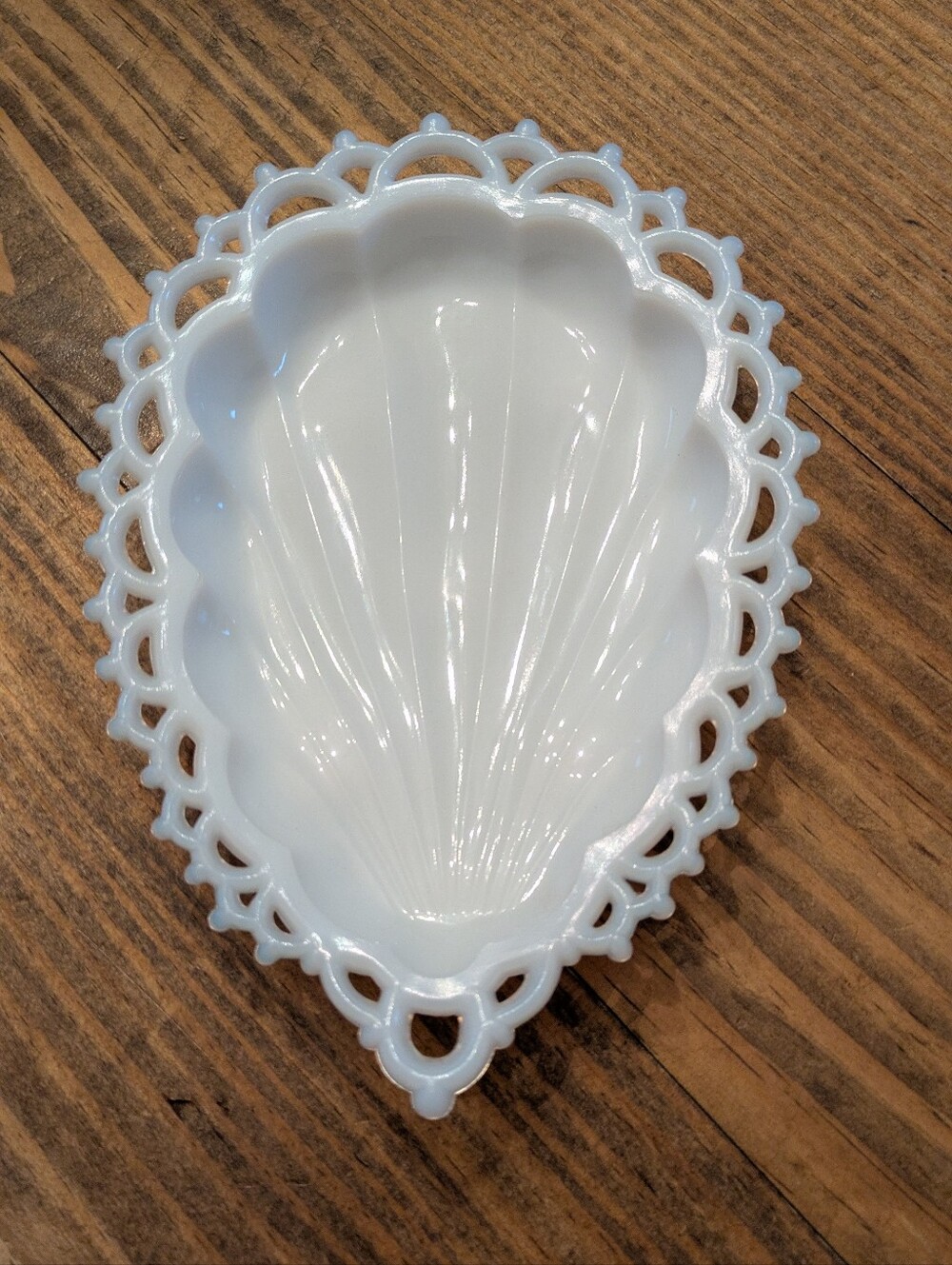 Vintage Westmoreland Milk Glass Shell Dish Ring of Fire WG Mark